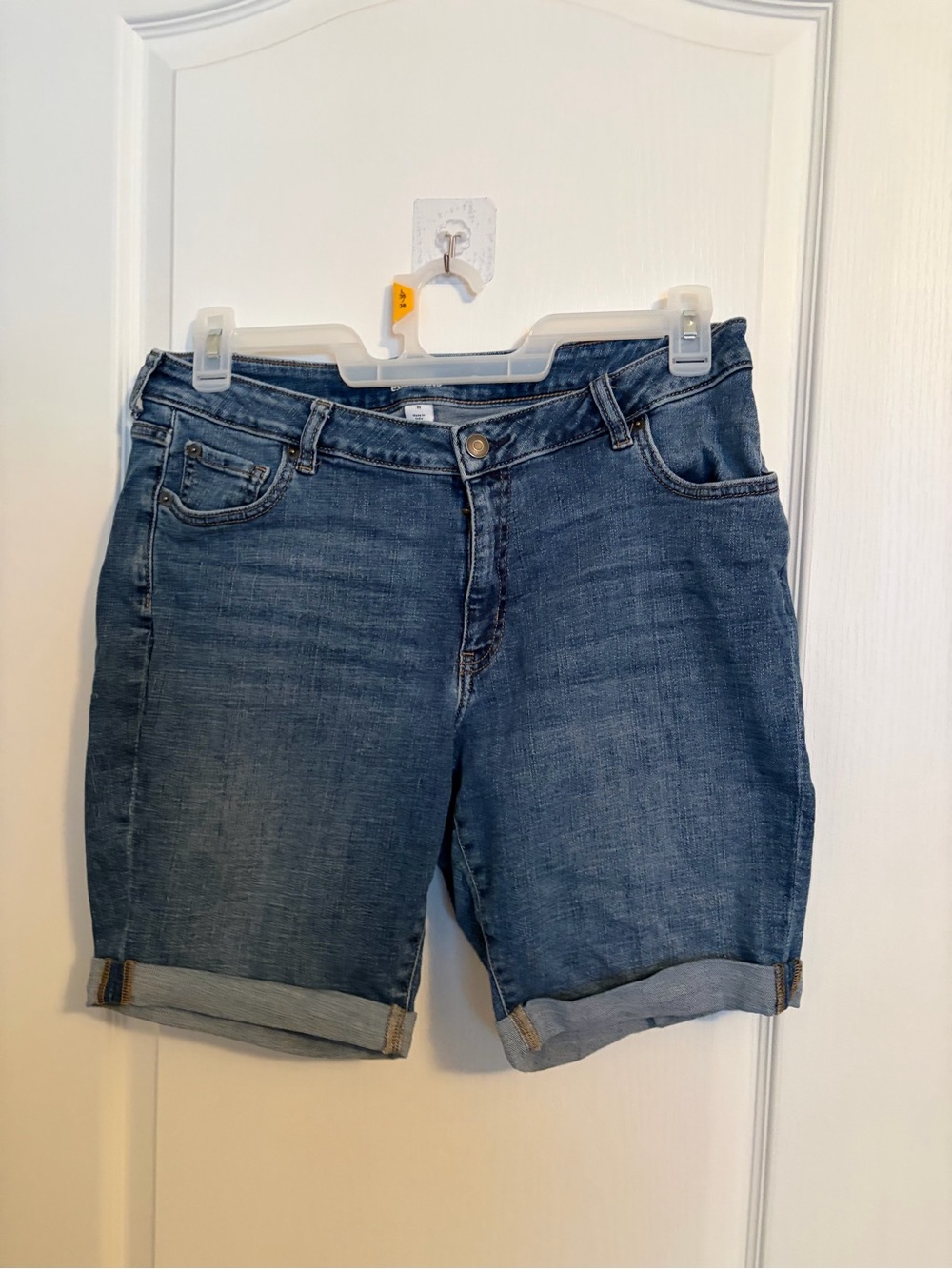 Amazon Essentials Mid-Rise Cuffed Jean Shorts - Blue